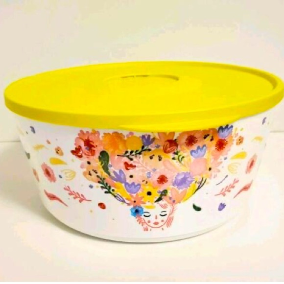 Tupperware Salad Bowl with Lid (multi purpose bowl) - Picture 1 of 1